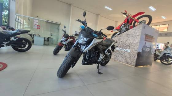 HONDA CB 300F TWISTER CBS 